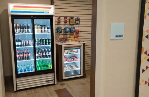 Fort Wayne Hotel | Holiday Inn Express & Suites - Fort Wayne North by IHG