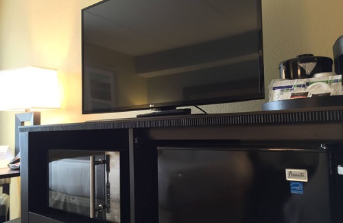 Arlington Heights Hotel | Holiday Inn Express Chicago NW - Arlington Heights by IHG
