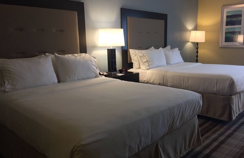 Arlington Heights Hotel | Holiday Inn Express Chicago NW - Arlington Heights by IHG