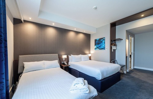 Dyce Hotel | Holiday Inn Express Aberdeen Airport by IHG