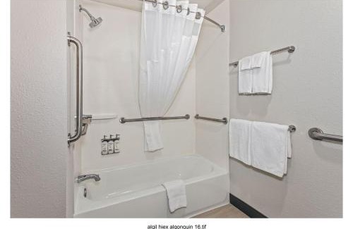 Algonquin Hotel | Holiday Inn Express Algonquin IL