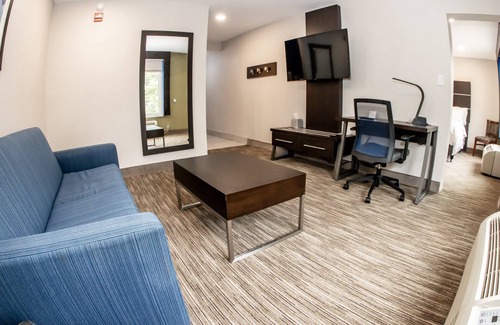 Allentown Hotel | Holiday Inn Express Allentown North by IHG