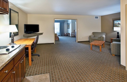Sioux Falls Hotel | Holiday Inn Express and Suites Sioux Falls SW by IHG