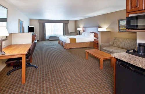 Sioux Falls Hotel | Holiday Inn Express and Suites Sioux Falls SW by IHG