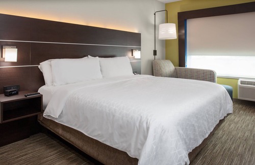 Sunrise Acres Hotel | Holiday Inn Express and Suites El Paso North by IHG