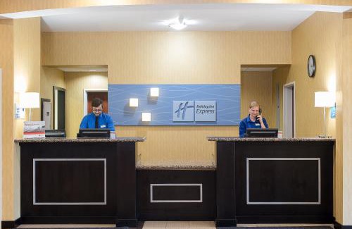Lafayette Hotel | Holiday Inn Express and Suites Lafayette East by IHG
