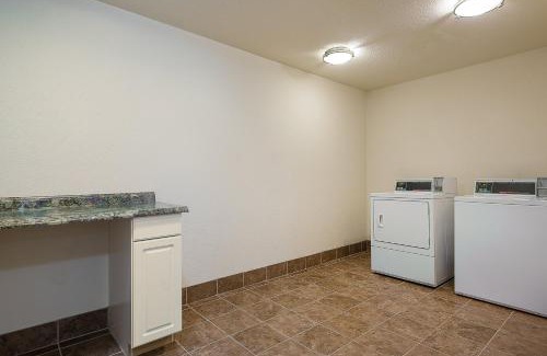 Lafayette Hotel | Holiday Inn Express and Suites Lafayette East by IHG