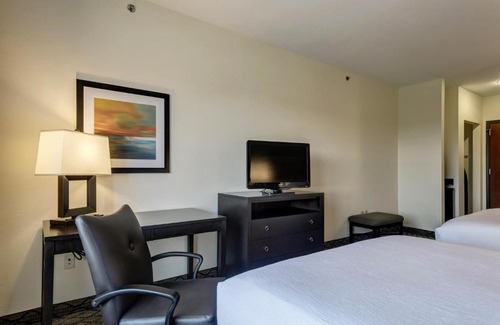 Sikeston Hotel | Holiday Inn Express and Suites Sikeston by IHG