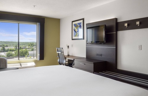 Newton Hotel | Holiday Inn Express and Suites Newton by IHG