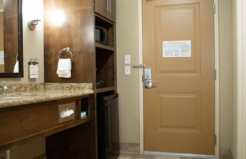 Williston Hotel | Holiday Inn Express and Suites Williston by IHG
