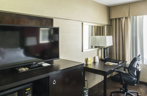 Big Rapids Hotel | Holiday Inn Express Big Rapids by IHG