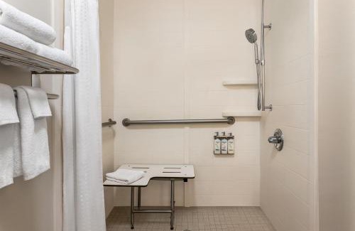 Irondale Hotel | Holiday Inn Express Birmingham Irondale East by IHG
