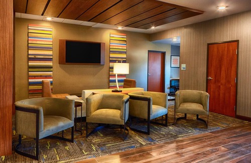 Bordentown Hotel | Holiday Inn Express Bordentown - Trenton South by IHG