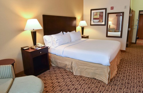 Boonville Hotel | Holiday Inn Express Boonville by IHG