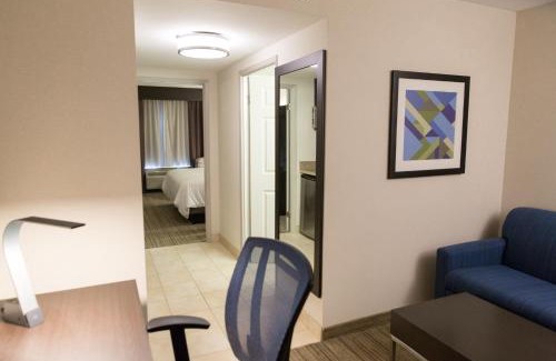 Airport Road Business Centre Hotel | Holiday Inn Express Brampton by IHG