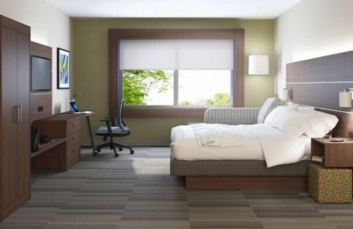 Canton Hotel | Holiday Inn Express Canton by IHG
