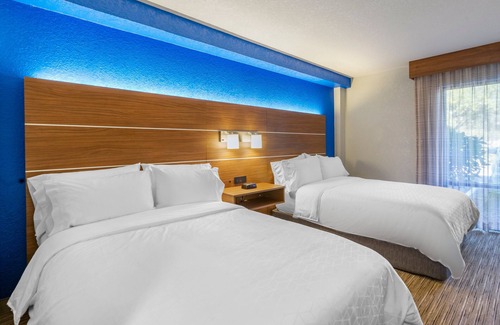 Caloosahatchee Hotel | Holiday Inn Express Cape Coral-Fort Myers Area by IHG