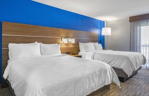 Caloosahatchee Hotel | Holiday Inn Express Cape Coral-Fort Myers Area by IHG