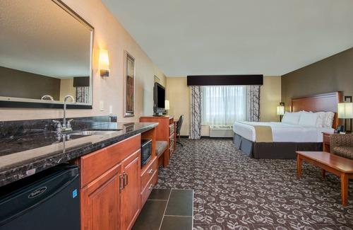 Casper Hotel | Holiday Inn Express Casper-Interstate 25 by IHG