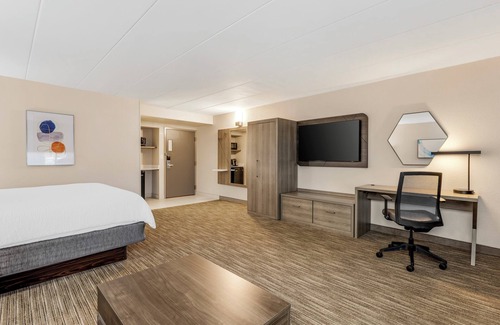 Downers Grove Hotel | Holiday Inn Express Chicago-Downers Grove by IHG