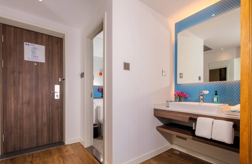 Chengdu Hotel | Holiday Inn Express Chengdu East by IHG