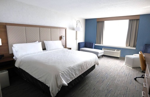 Birmingham Hotel | Holiday Inn Express Detroit-Birmingham by IHG
