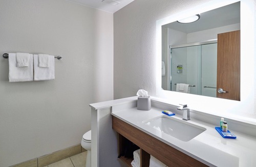 El Paso Hotel | Holiday Inn Express El Paso - Sunland Park Area by IHG
