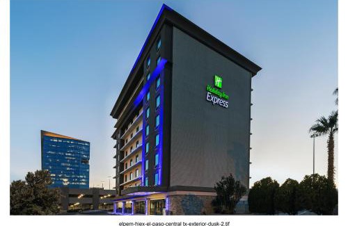 Downtown El Paso Hotel | Holiday Inn Express El Paso-Central by IHG