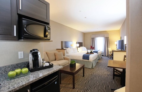 Fort St. John Hotel | Holiday Inn Express Fort St John by IHG