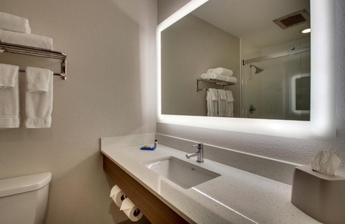 Georgetown Hotel | Holiday Inn Express Georgetown by IHG