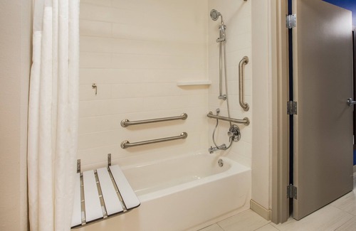 Glen Rose Hotel | Holiday Inn Express Glen Rose by IHG