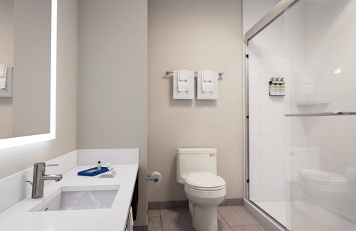 Bellamy Hotel | Holiday Inn Express Gloucester by IHG