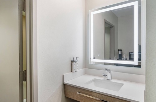 Greencastle Hotel | Holiday Inn Express Greencastle by IHG