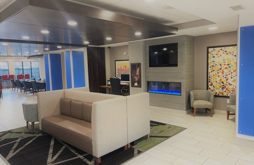 Grand Island Hotel | Holiday Inn Express Hotel & Suites Grand Island by IHG