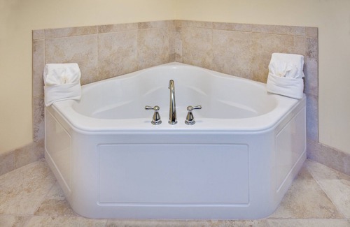 Grand Island Hotel | Holiday Inn Express Hotel & Suites Grand Island by IHG