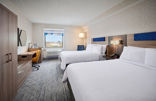Hamilton Hotel | Holiday Inn Express Hamilton Upper James by IHG