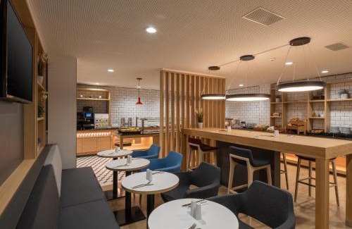 Egestorf Hotel | Holiday Inn Express - Hamburg South A7-AS42 by IHG