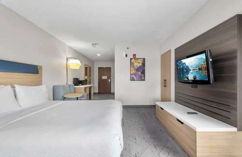 Newington Hotel | Holiday Inn Express Hartford – Newington, by IHG