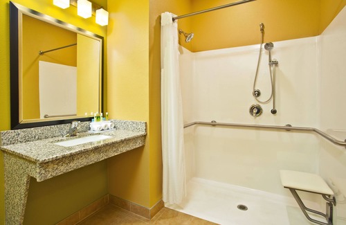 Hastings Hotel | Holiday Inn Express Hastings by IHG