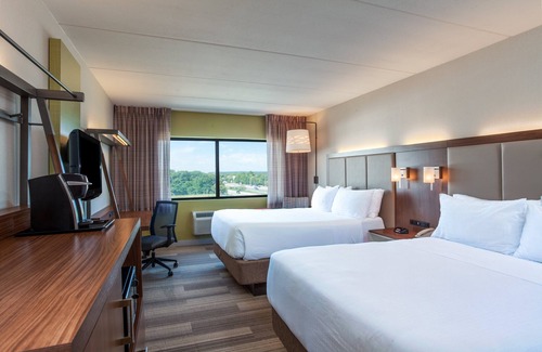 Hauppauge Hotel | Holiday Inn Express Hauppauge-Long Island