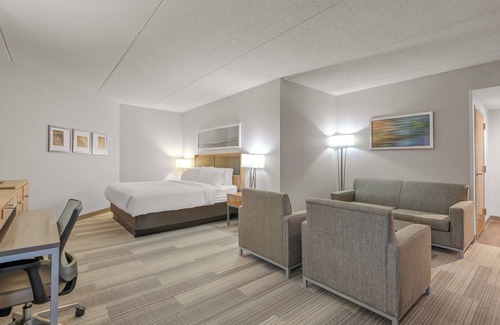 Hummelstown Hotel | Holiday Inn Express Hershey - Harrisburg Area by IHG