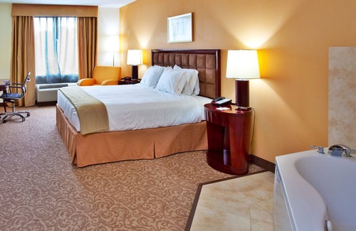 Brooksville Hotel | Holiday Inn Express Hotel & Suites Brooksville by IHG