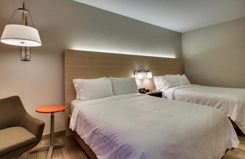 Cedar Rapids - Iowa City Hotel | Holiday Inn Express Hotel & Suites Cedar Rapids I-380 at 33rd Avenue by IHG