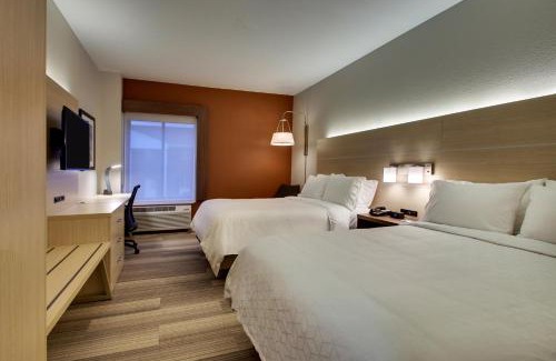 Cedar Rapids - Iowa City Hotel | Holiday Inn Express Hotel & Suites Cedar Rapids I-380 at 33rd Avenue by IHG