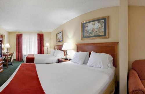 Spring Hill Hotel | Holiday Inn Express Hotel & Suites Brooksville West by IHG