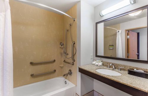 Albert Lea Hotel | Holiday Inn Express Hotel & Suites Albert Lea - I-35 by IHG