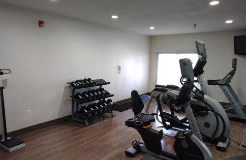 Northeast Heights Hotel | Holiday Inn Express Hotel & Suites Albuquerque Midtown by IHG