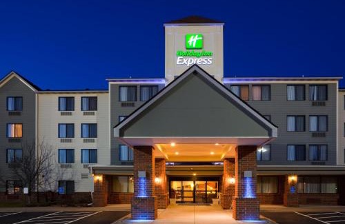 Coon Rapids Hotel | Holiday Inn Express Hotel & Suites Coon Rapids - Blaine Area by IHG