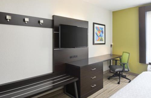Port Richey Hotel | Holiday Inn Express Hotel & Suites Port Richey by IHG