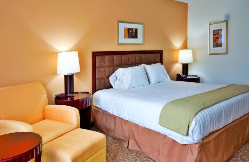 Brooksville Hotel | Holiday Inn Express Hotel & Suites Brooksville-I-75 by IHG
